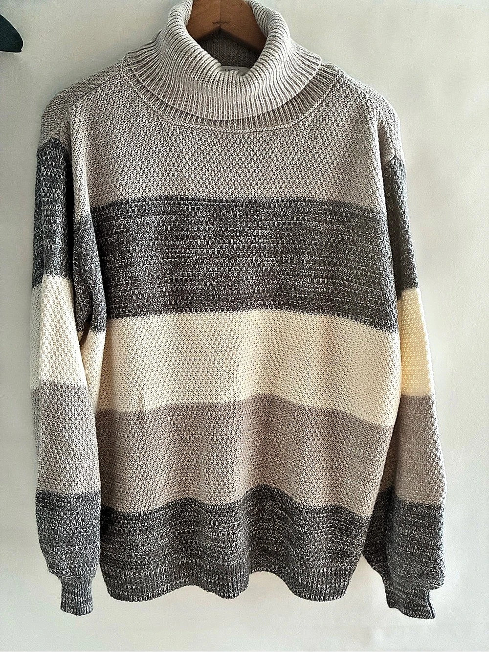 ZENANA Color Block Turtleneck Sweater in Gray & Brown Size Large